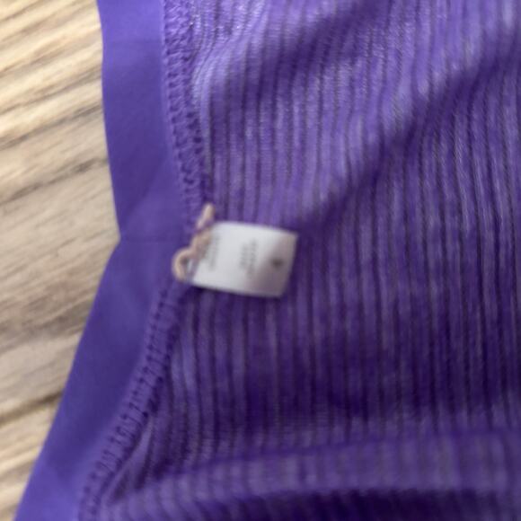 Lululemon Swiftly Tech‎ Tee Purple V-Neck | Size 4 - Picture 5 of 7